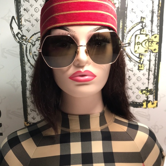 Stylish Black and Gold Sunglasses - Picture 1 of 14